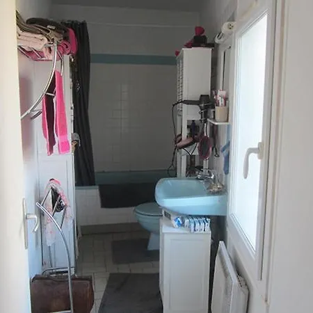 Homestay Chez Annie D'hote *